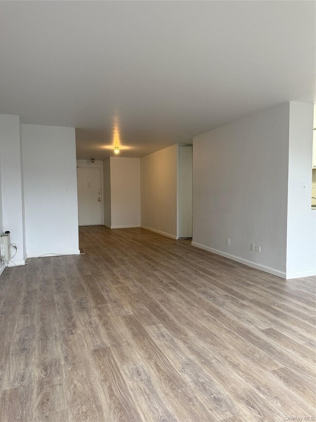 Building Photo - 61-20 Grand Central Pkwy