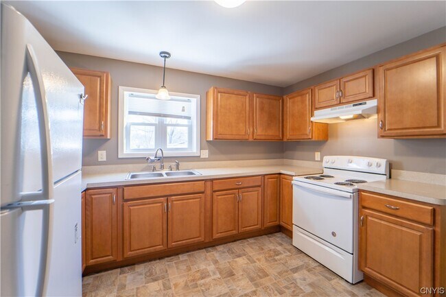 Building Photo - 17 High St