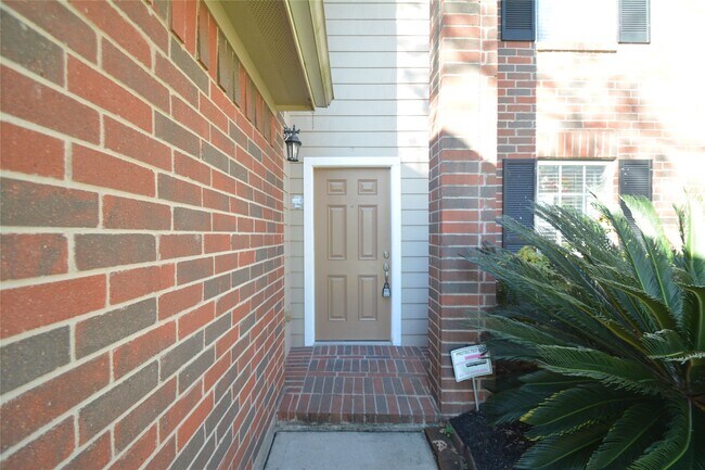 Building Photo - 11015 Shumard Oak Ct