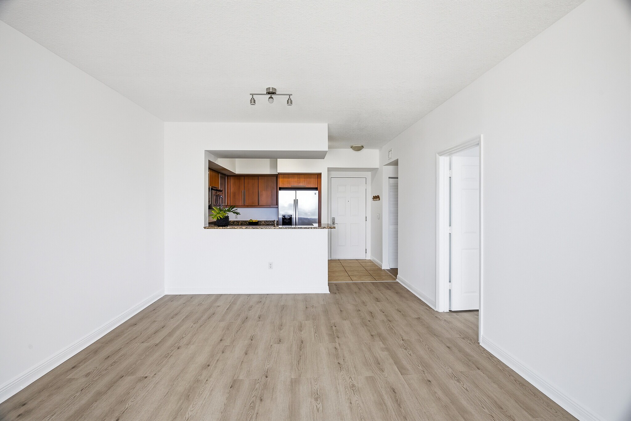 Building Photo - 888 S Douglas Rd