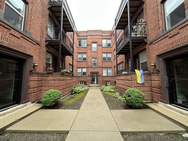 Building Photo - 1621 W Wallen Ave