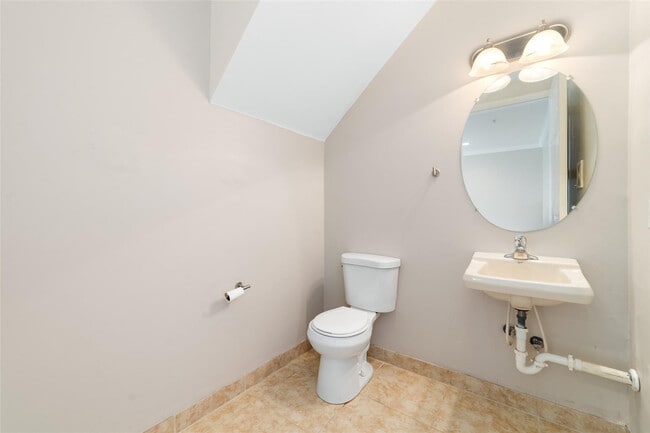 Building Photo - 1323 Vía De Pepi