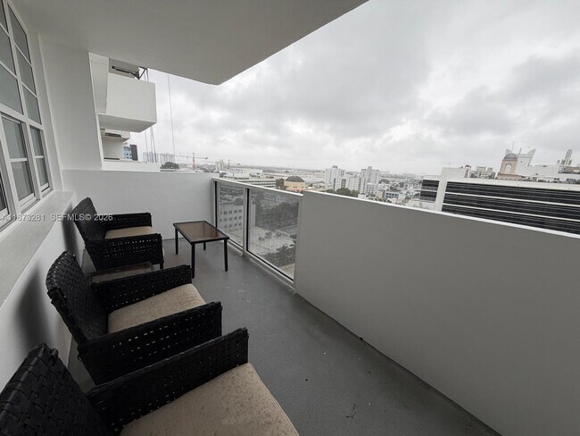 Building Photo - 100 Lincoln Rd