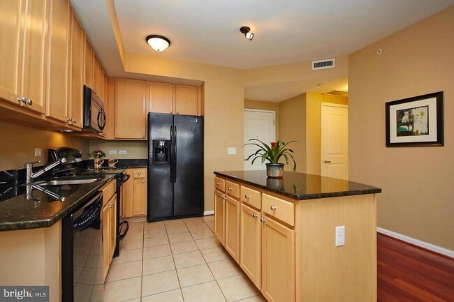 Building Photo - 2720 S Arlington Mill Dr