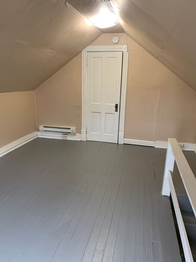 Building Photo - 1030 Quincy St