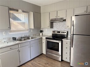 Building Photo - 1302 Brown Dr
