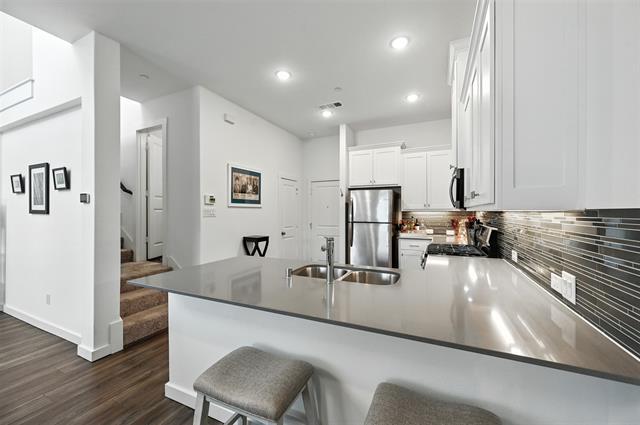 Building Photo - 6489 Iron Horse Blvd