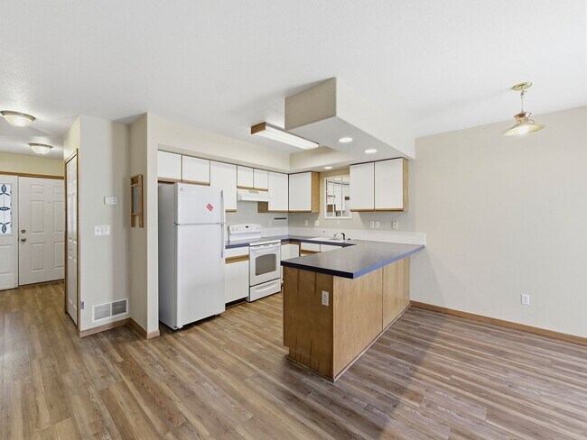 Building Photo - Excellent 4-Bedroom Condo in West Fort Collins!
