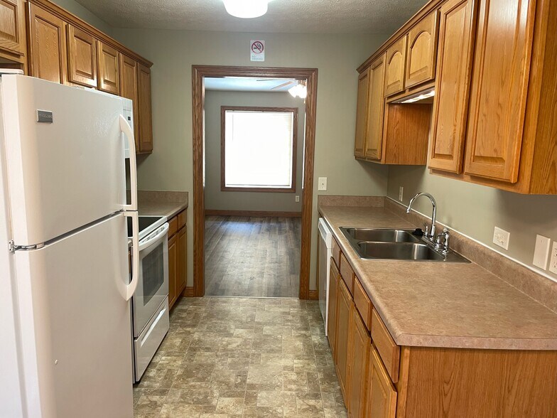 Building Photo - 7364 Mercy Ln