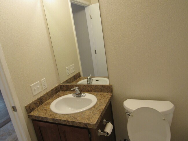 Building Photo - 14750 Cardoza Ct