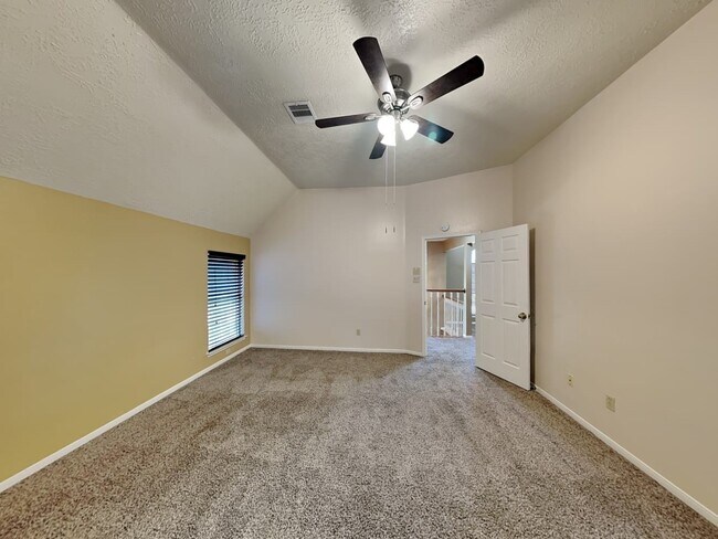 Building Photo - 1028 Chesterwood Dr