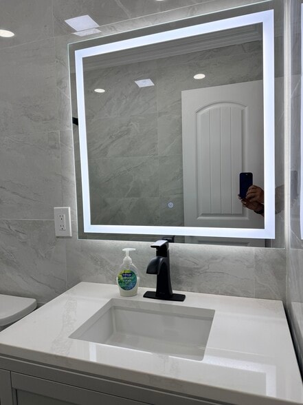 Bathroom 2 - 1526 E Abila St