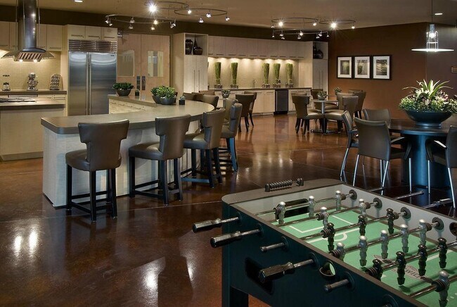 Building Photo - 3607 E Salter Dr