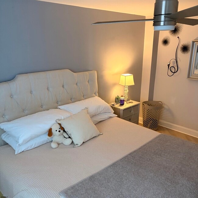 Building Photo - 9704 Ventnor Ave