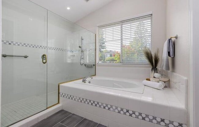 Building Photo - Private and Sizable 4BD/3BA Single Story Home in Livermore South, Easy Commute to 580 & 84!