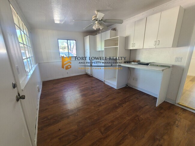 Building Photo - Beautiful 2 bedroom 2 bathroom home!