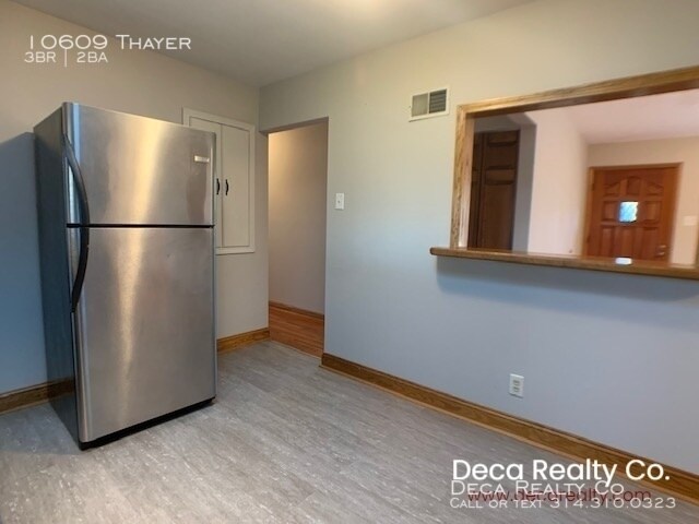 Building Photo - 3 Bedroom House