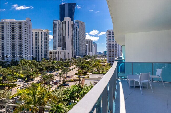 Building Photo - 17550 Collins Ave
