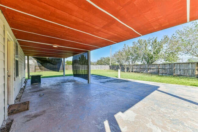 Building Photo - 7201 Valentine Ln