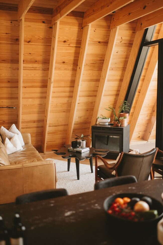 Building Photo - 503 NW D St