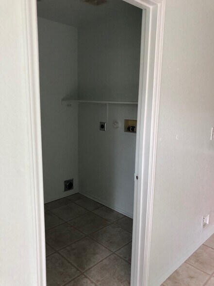 Laundry Room - 867 Spyglass Dr