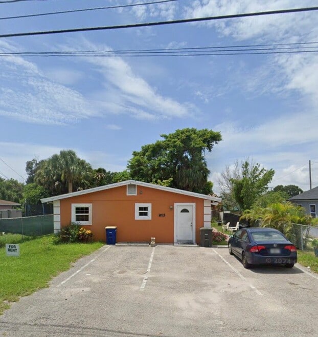 Building Photo - 1615 Avenue E