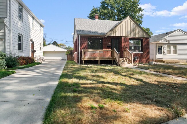 Building Photo - 5124 N 41st St