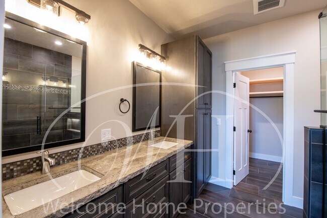 Building Photo - Garrison Duplex