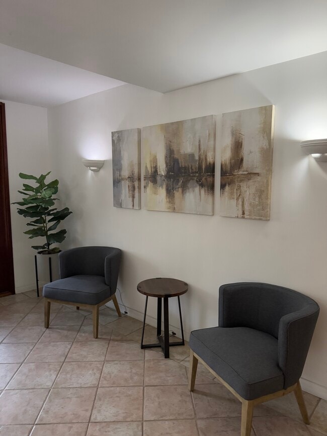lobby - 1831 Prosser Ave