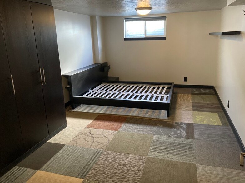 Building Photo - 930 N 1300 W