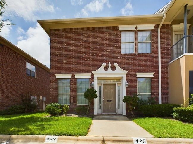 Building Photo - 422 Forest Dr Loop