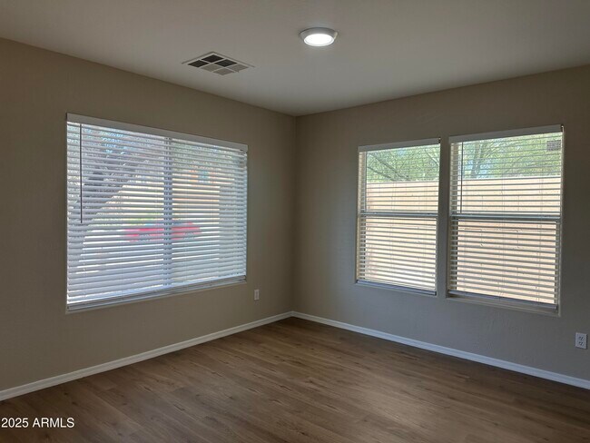 Building Photo - 25211 W Lamont Ave