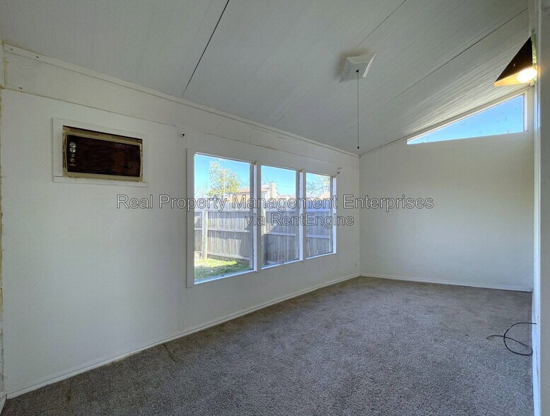 Building Photo - 11511 Stagecoach Trail
