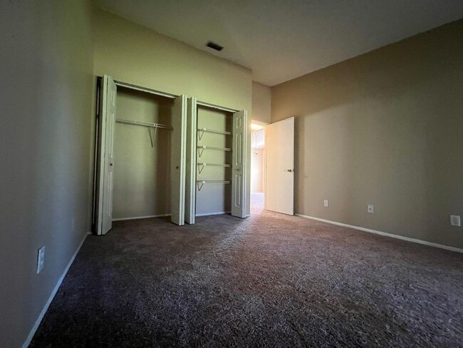 Building Photo - 2075 Isle Royal Ct SE