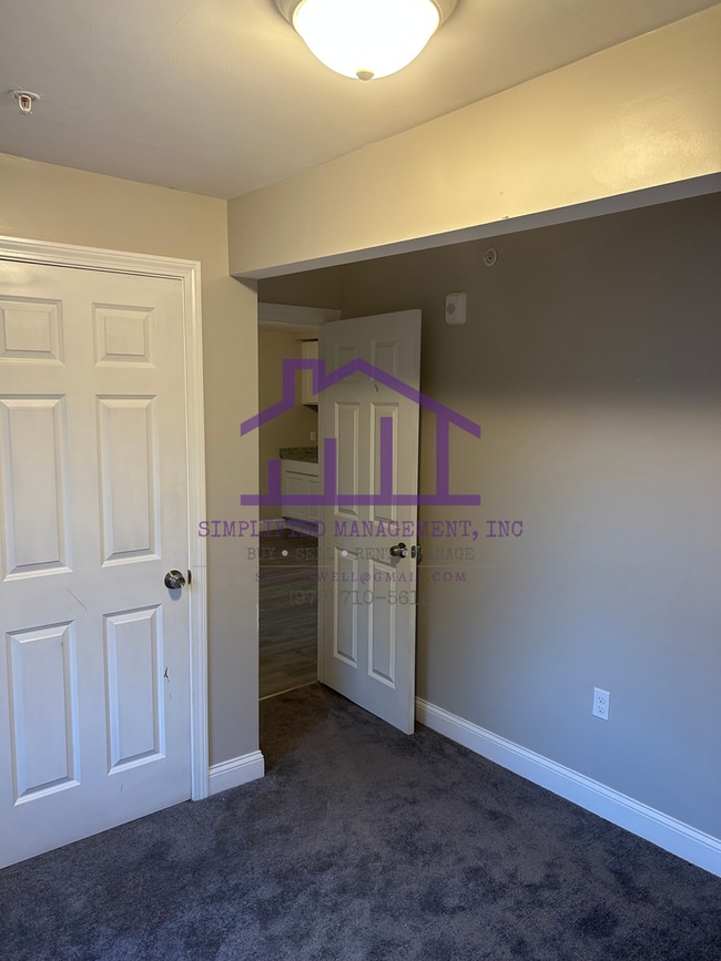 Building Photo - 2 Bedrooms, 1 bathroom Unit available in Gardner, MA!