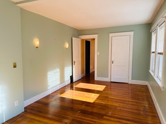 Building Photo - 45 Randlett St