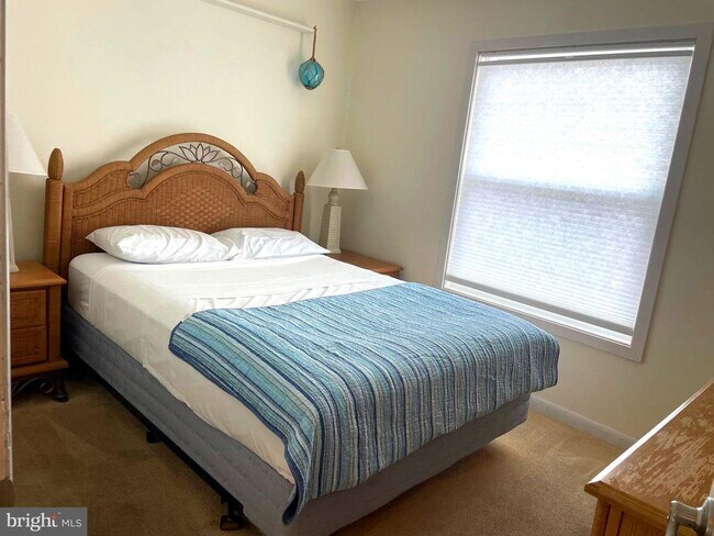 Building Photo - 117 Newport Bay Dr