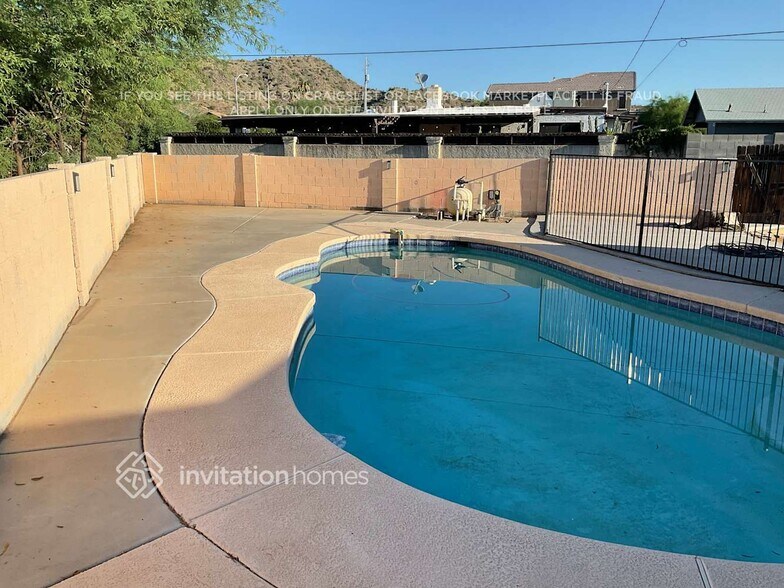 Building Photo - 1314 E Mercer Ln