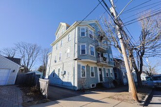 Building Photo - 327 High St