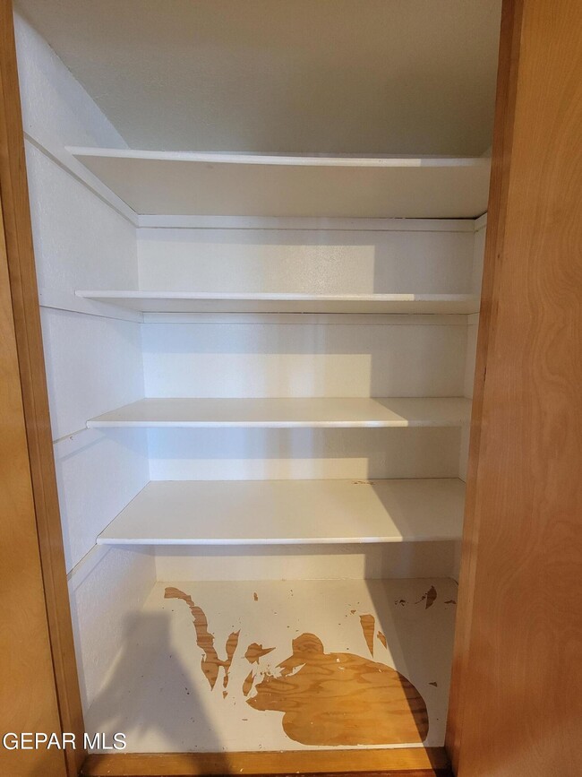 Building Photo - 6920 Imperial Ridge Dr