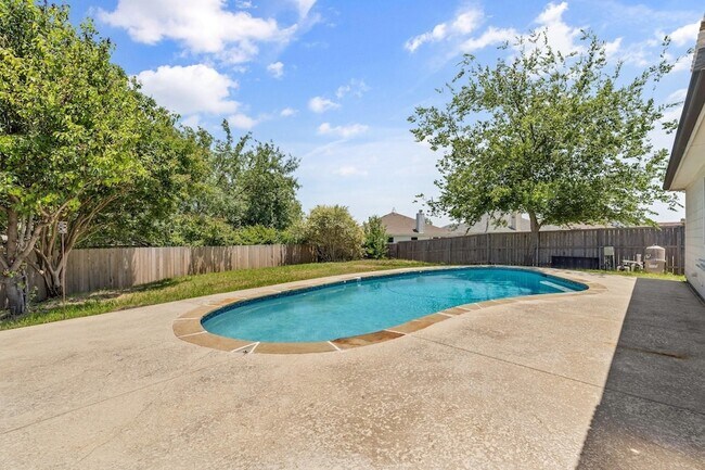 Building Photo - 1132 Single Tree Dr