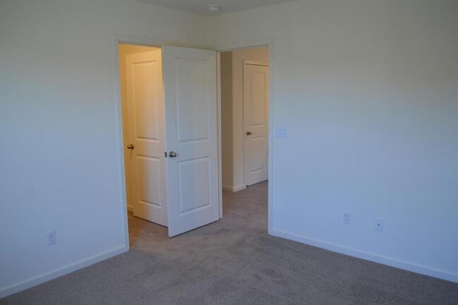 Building Photo - 263 Shafer Ave