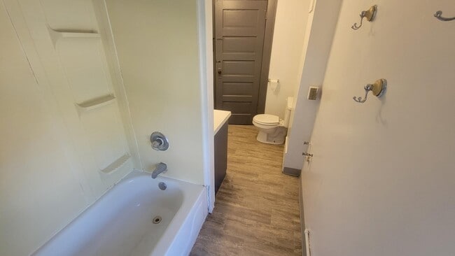 Building Photo - 20 N Willow St