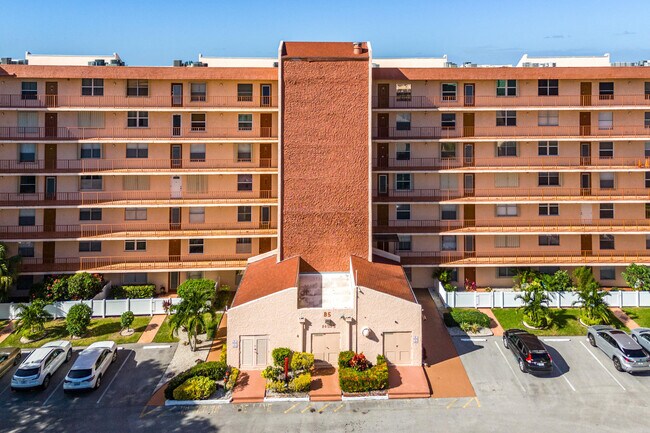 Building Photo - 14575 Bonaire Blvd