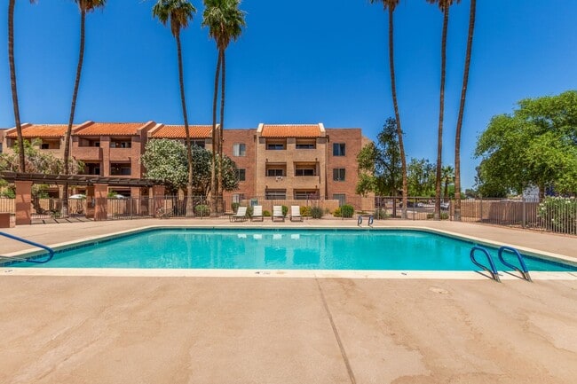 Building Photo - BEAUTIFUL AND SPACIOUS 1ST FLOOR MESA CONDO!