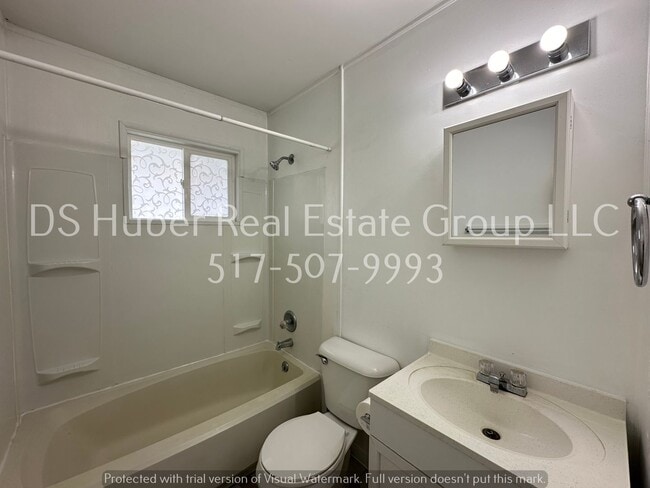 Building Photo - 326 E Sycamore-