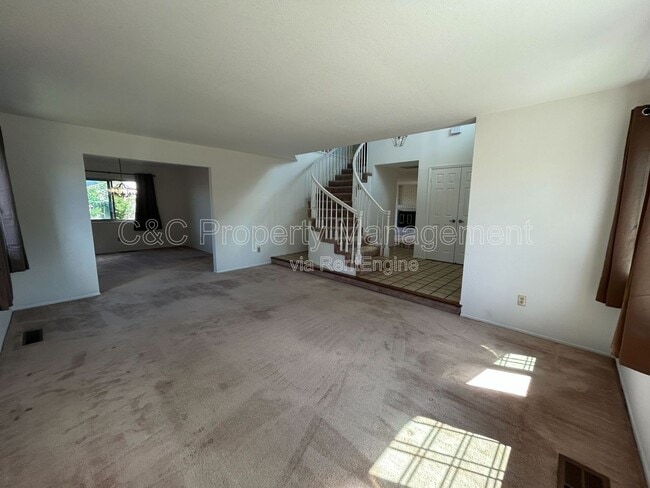 Building Photo - 284 Preakness Ln