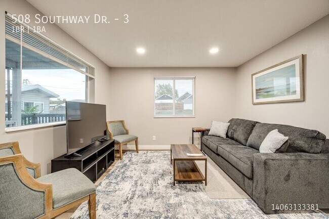 Building Photo - 508 Southway Dr