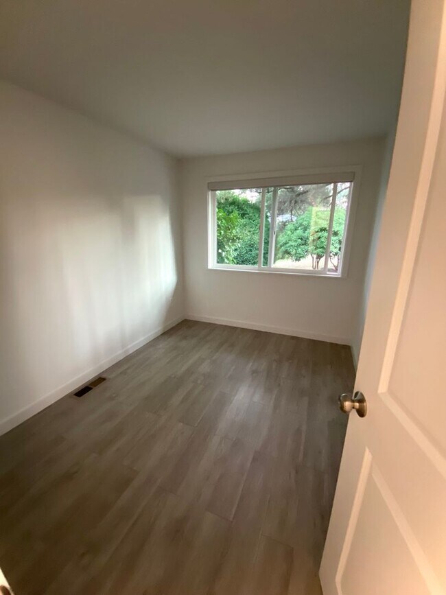 Building Photo - 3bd/1ba House in Bellevue