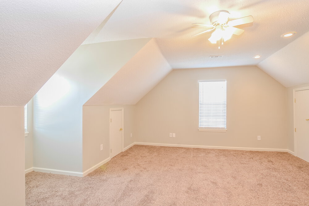 Building Photo - 2865 Pinnacle Dr